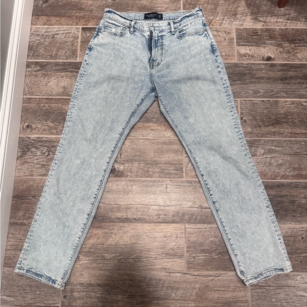 Men’s abercrombie athletic straight jeans size 30/32